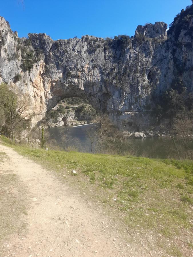 Gite La Chaumette Appartement Turquoise Villeneuve-de-Berg Dış mekan fotoğraf
